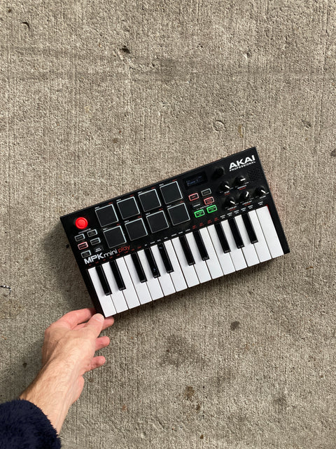 MPK Mini Play MIDI Controller