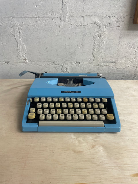 Royal Mariner Vintage Typewriter