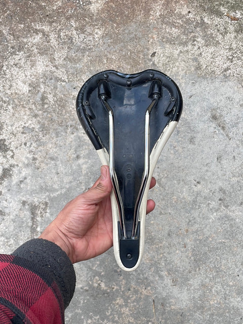 Momentum Bike Saddle