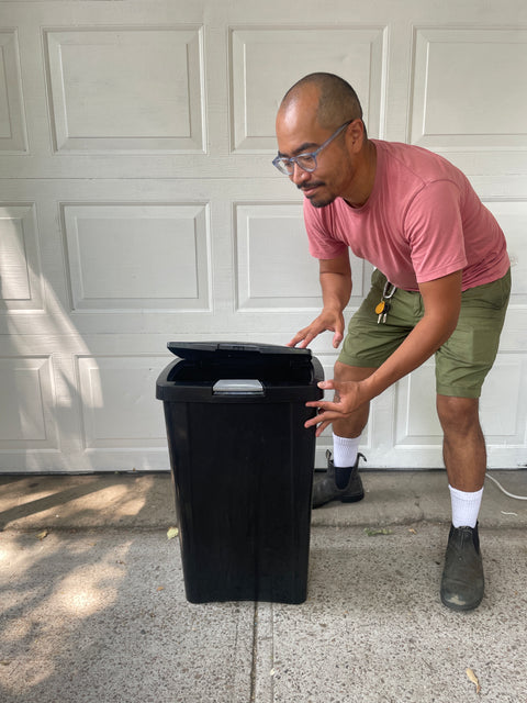 Garbage Can with Lid