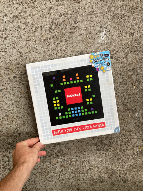 Bloxels Build Your Own Video Games Starter Kit