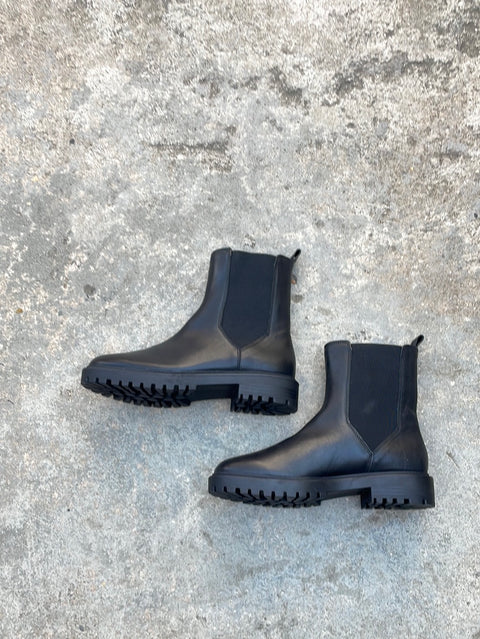 Banana Republic Chelsea Boots