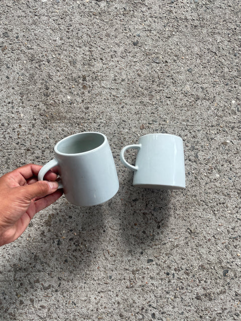 Smooth Bottom Modern Mugs Set