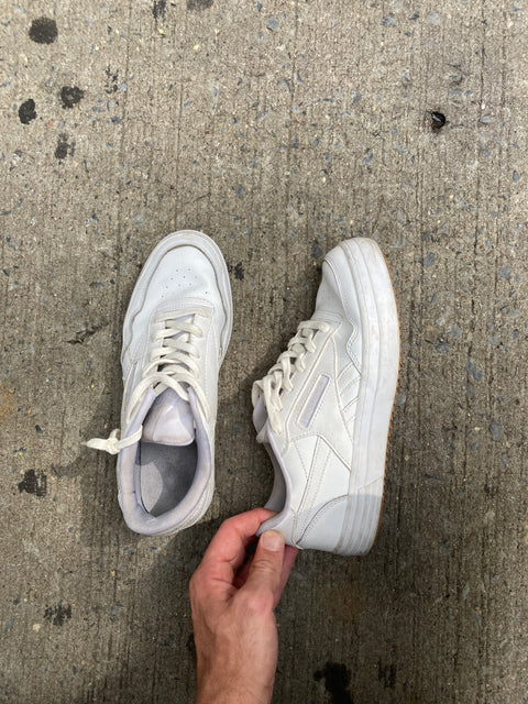 Classic Reebok Sneakers, US 8W or 38.5 EU