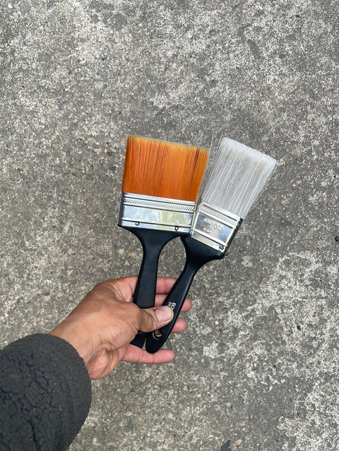 2 Paint Brushes
