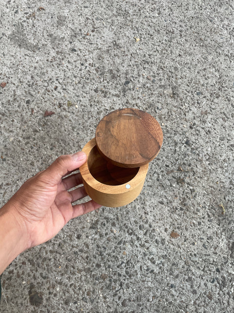 Acacia Wood & Magnetic Salt Holder