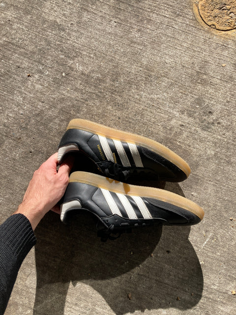 Like New Adidas VeloSamba Shoes, Size 7.5 US M or 40.5 EU