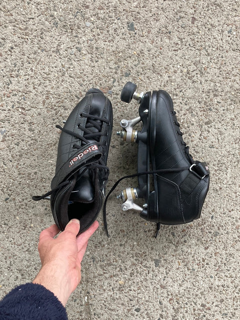 Riedell R3 Skates Size 8, brand new