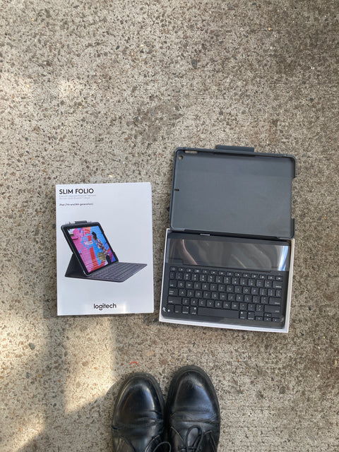 Brand New Logitech iPad 7th/8th Case With Bluetooth Keyboard