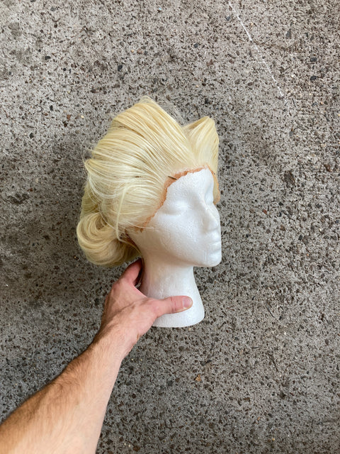 Blond Wig & Face To Hold It