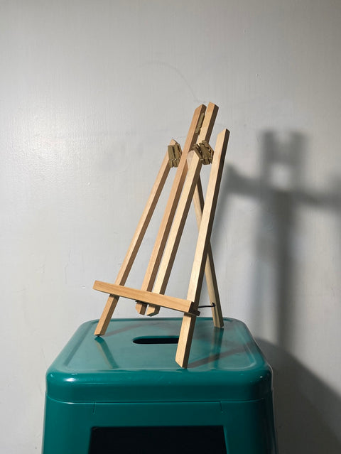 Medium Size Easel