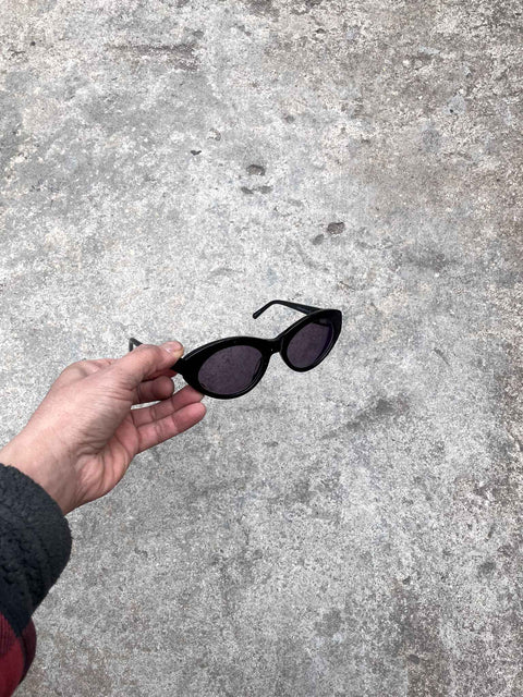 Chic Black Sunglasses