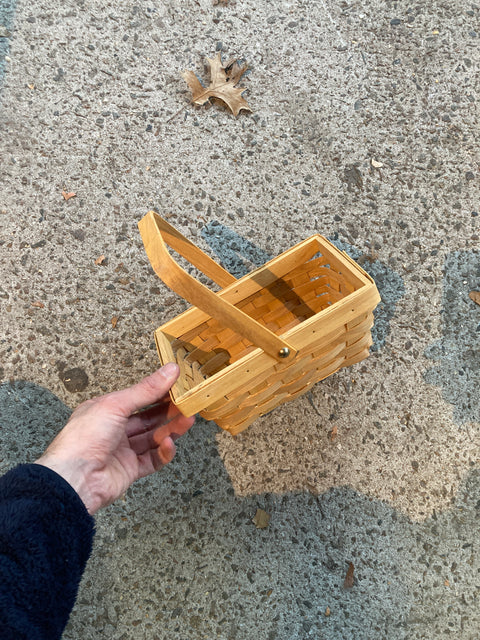 Cute Lil’ Wood Basket