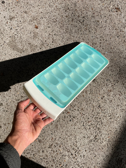 Good Ole’ Sealed Ice Cube Tray