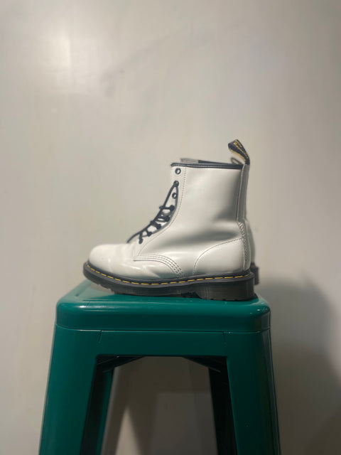 Dr Martens, 6M 7L