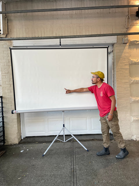 Nobo Tripod Projector Screen