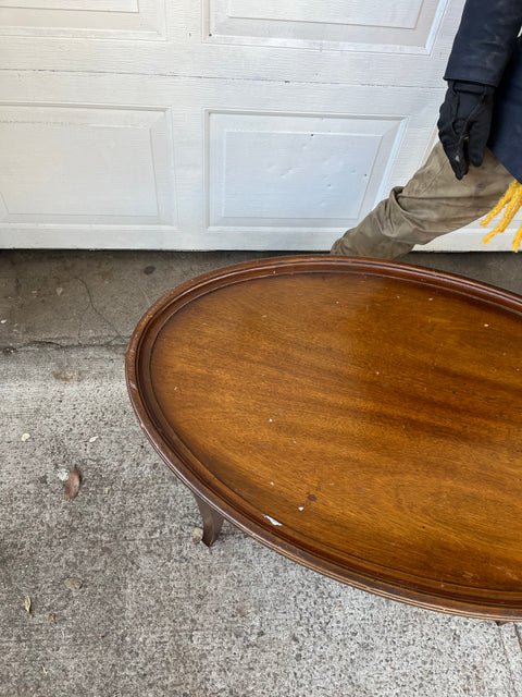 Beautiful Vintage Oval Coffee Table, W35xL60xH25"