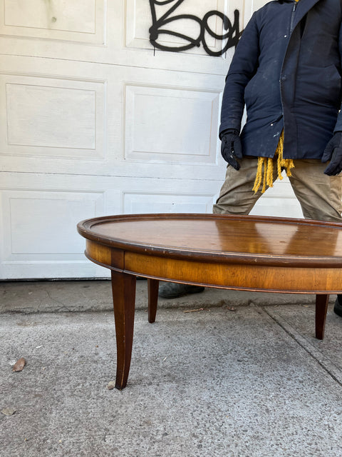 Beautiful Vintage Oval Coffee Table, W35xL60xH25"