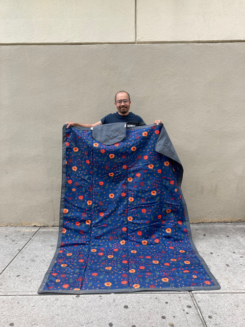 Packable 5x7ft Outdoor Blanket