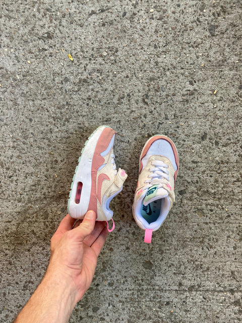 Nike Toddler Air Max 1 US 9C or 26 EU