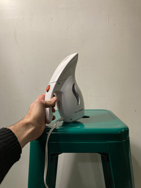 Compact Clothes Steamer