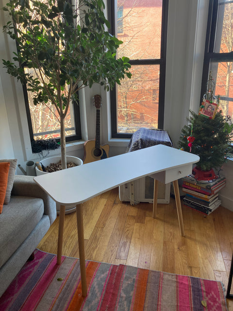 Scandinavian Looking Desk