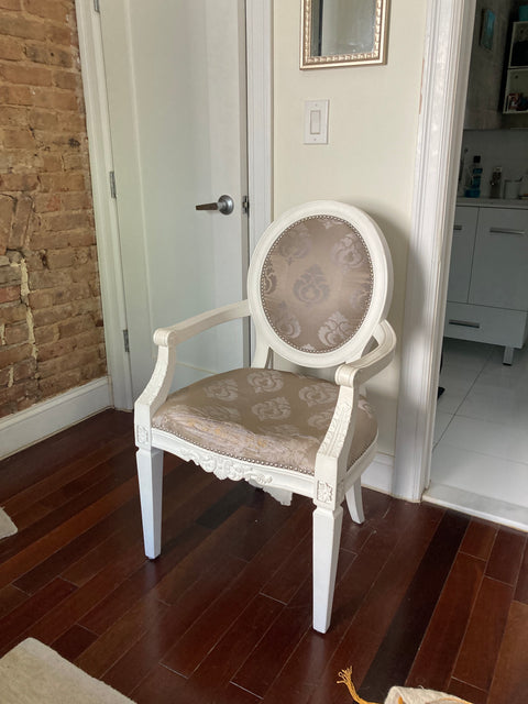 Vintage Armchair That Needs A Lil' Love