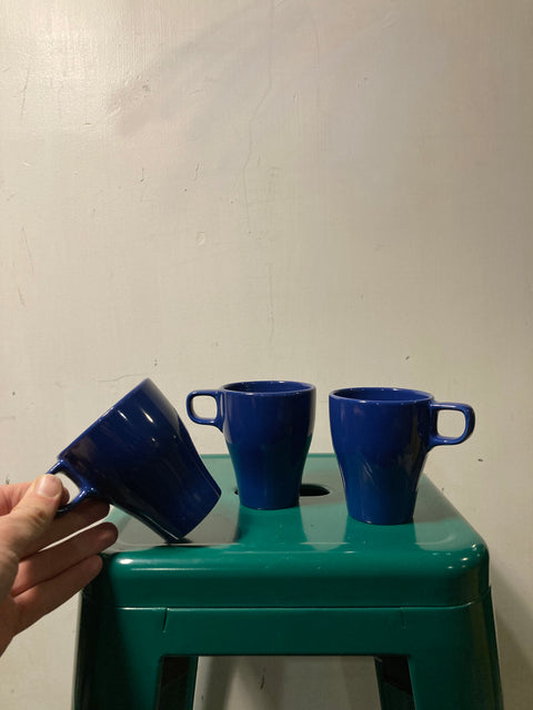3 Blue Cups